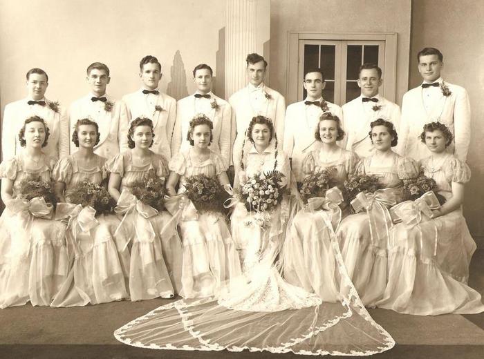 1940 wedding photo 1950 bride dress