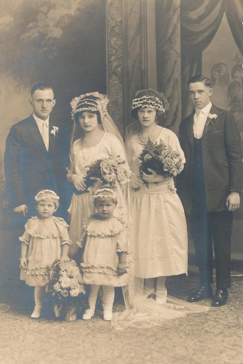 1920's flower girl